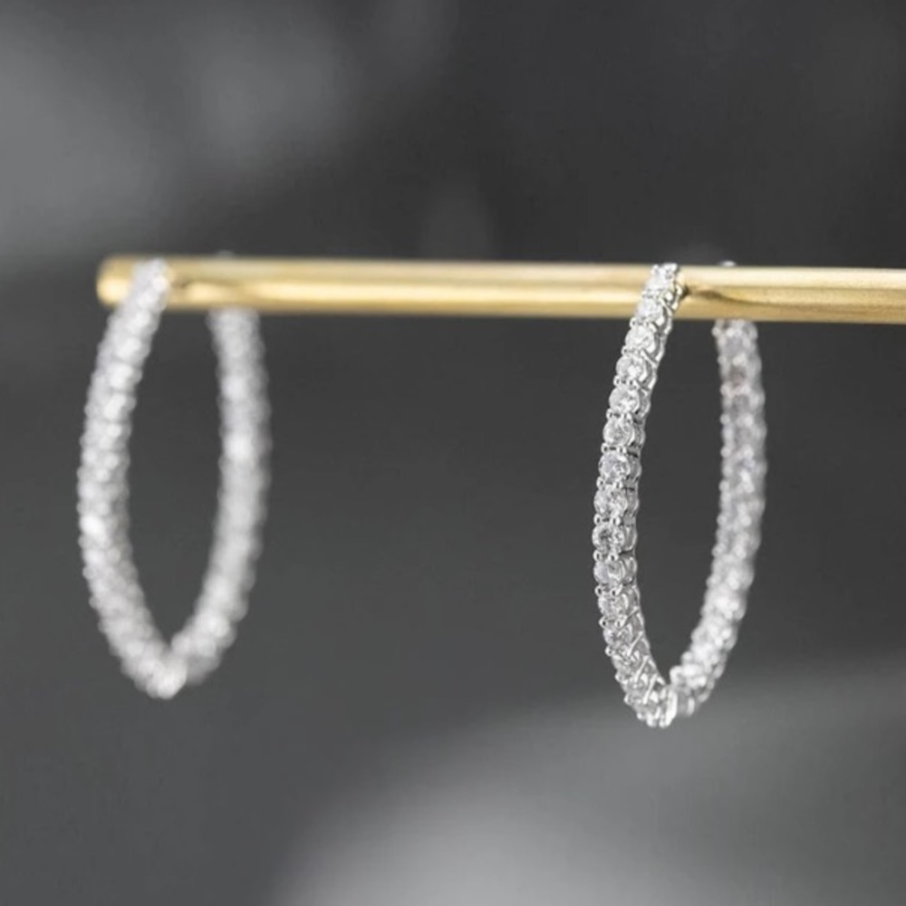 White gold plated small hoop earrings - Picture 4 of 4